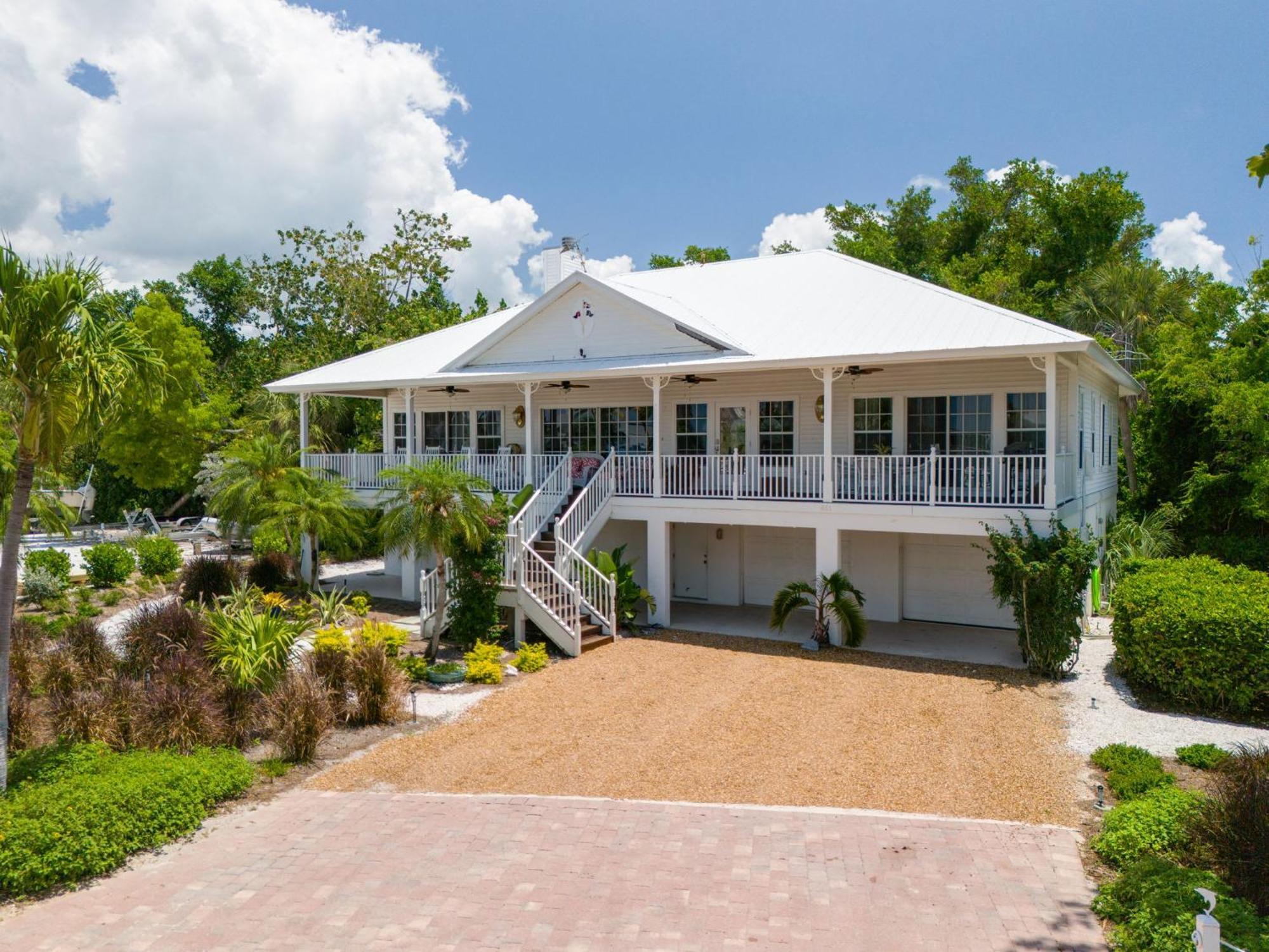 Grandma Dot'S House- Marina Villa With Pool And Bikes 새니벨 외부 사진