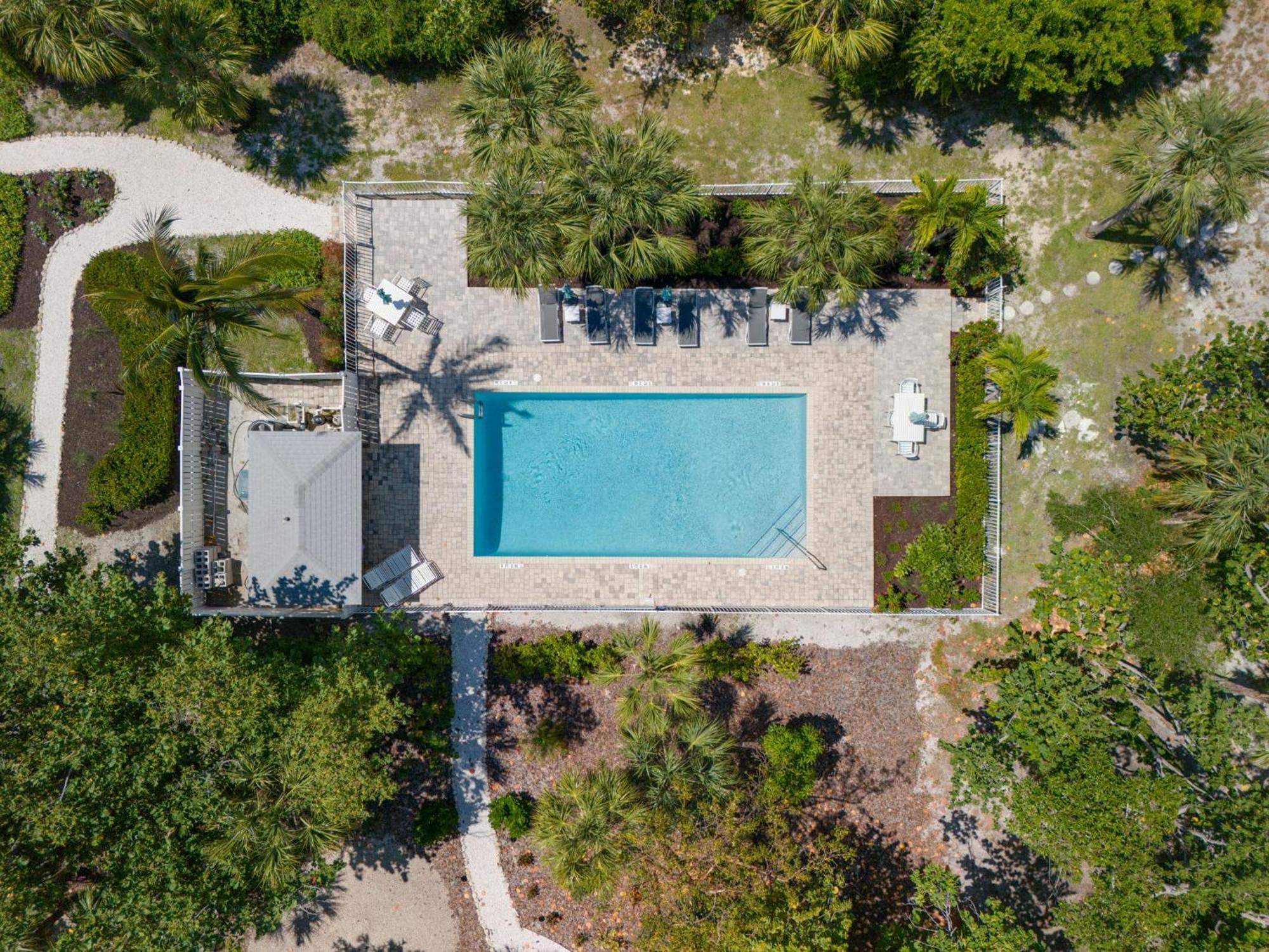Grandma Dot'S House- Marina Villa With Pool And Bikes 새니벨 외부 사진